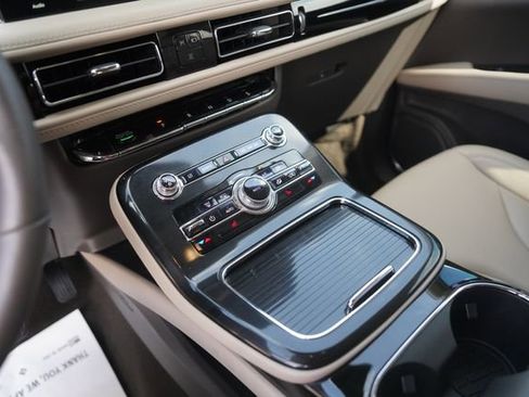Used 2023 Lincoln Nautilus FWD image 28