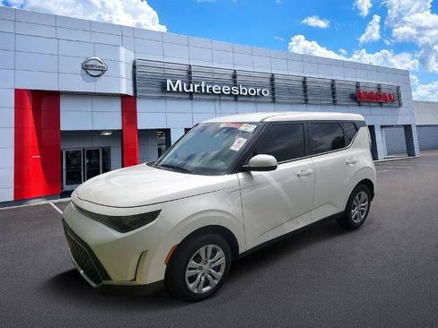 Used 2025 Kia Soul LX FWD image 1