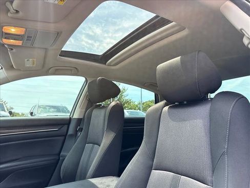 Used 2019 Honda Accord EX image 18