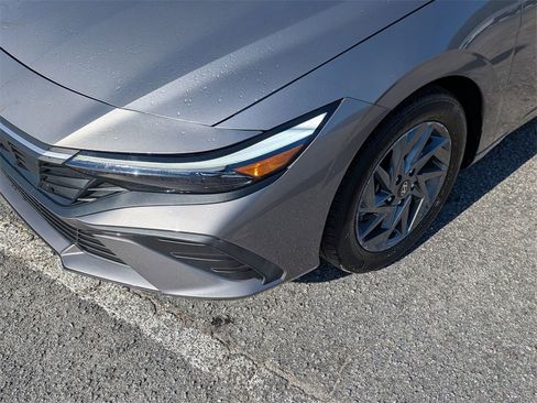 Used 2024 Hyundai Elantra SEL image 10