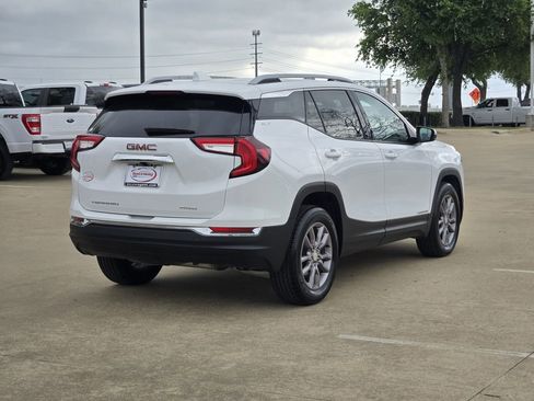 Used 2024 GMC Terrain SLT image 7