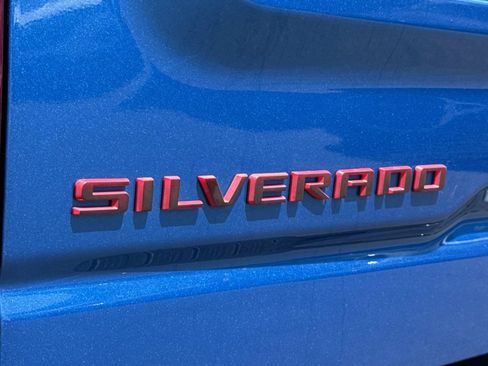 Used 2023 Chevrolet Silverado 1500 ZR2 w/ Technology Package AWD/4WD image 29