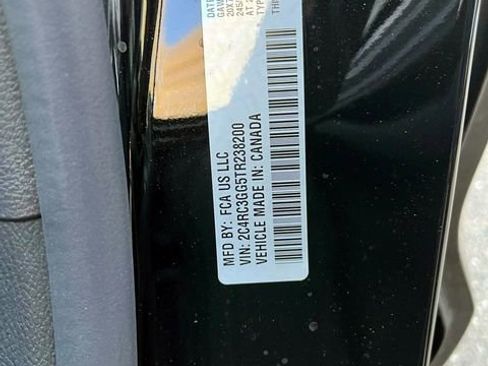 New 2026 Chrysler Pacifica Limited w/ Uconnect Theater Family Group AWD/4WD image 9