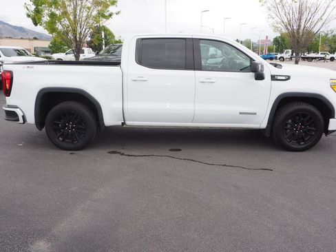 Used 2022 GMC Sierra 1500 Elevation w/ Driver Alert Package I AWD/4WD image 4