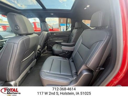 New 2026 Chevrolet Traverse LT w/ Sun and Wheel Package AWD/4WD image 11