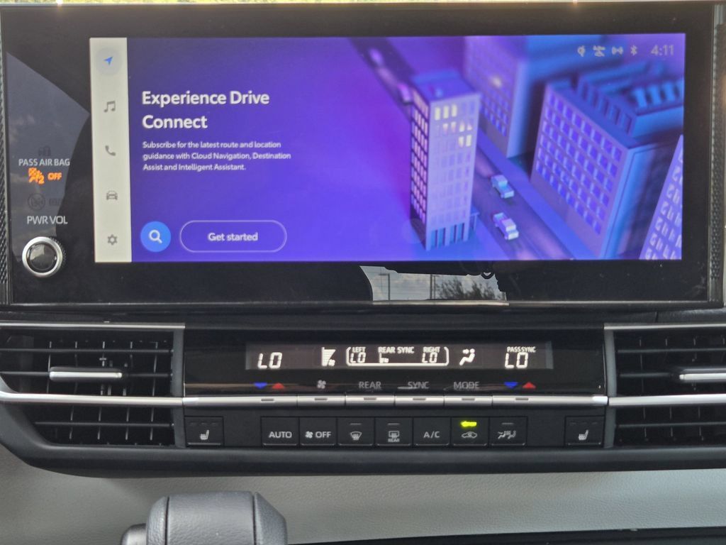 Used 2026 Toyota Sienna XLE FWD image 16