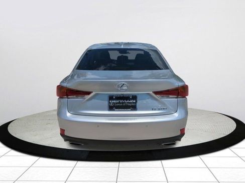 Used 2019 Lexus IS 300 RWD image 4