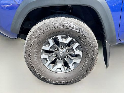 Used 2023 Toyota Tacoma TRD Off-Road AWD/4WD image 29