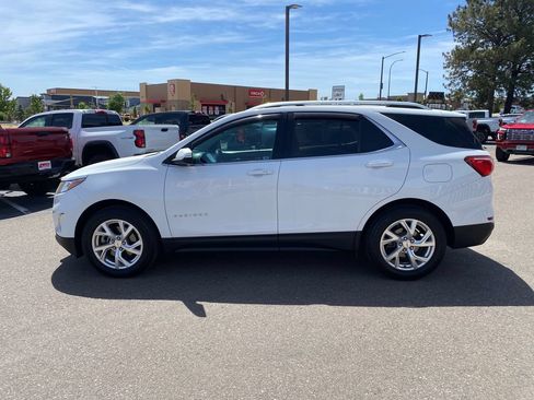 Used 2018 Chevrolet Equinox LT w/ Sun & Infotainment Package AWD/4WD image 2
