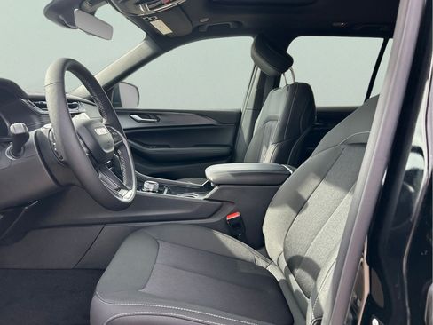 New 2026 Jeep Grand Cherokee Laredo X RWD image 9