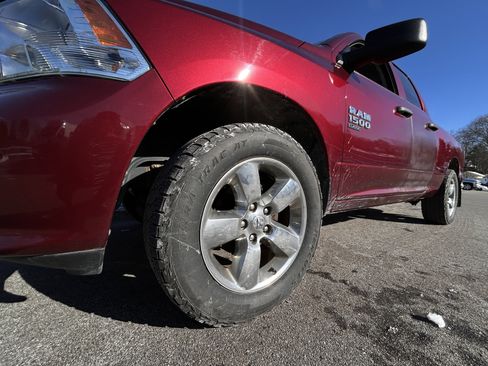 Used 2019 RAM 1500 Express w/ Express Value Package image 17