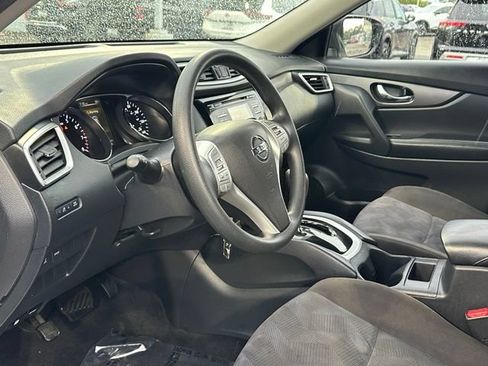 Used 2015 Nissan Rogue S FWD image 31
