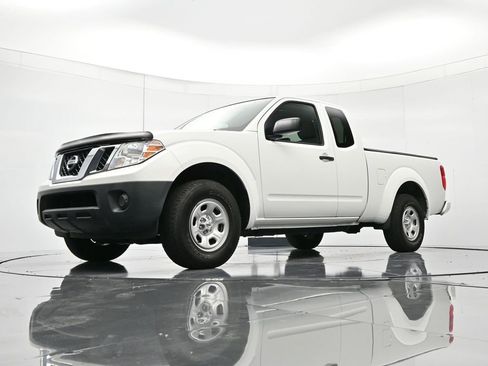 Used 2018 Nissan Frontier S image 33