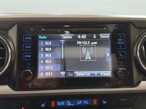 Used 2016 Toyota Tacoma TRD Sport w/ Premium & Technology Package image 25