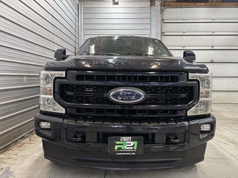 Used 2022 Ford F350 Lariat image 2