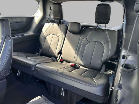 New 2026 Chrysler Voyager LX image 6