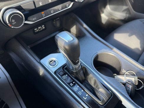 Used 2025 Nissan Altima 2.5 SV image 41