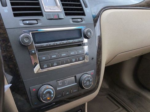 Used 2008 Cadillac DTS w/ Sun And Sound Package image 24