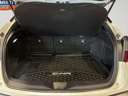 Used 2020 Toyota C-HR LE image 19