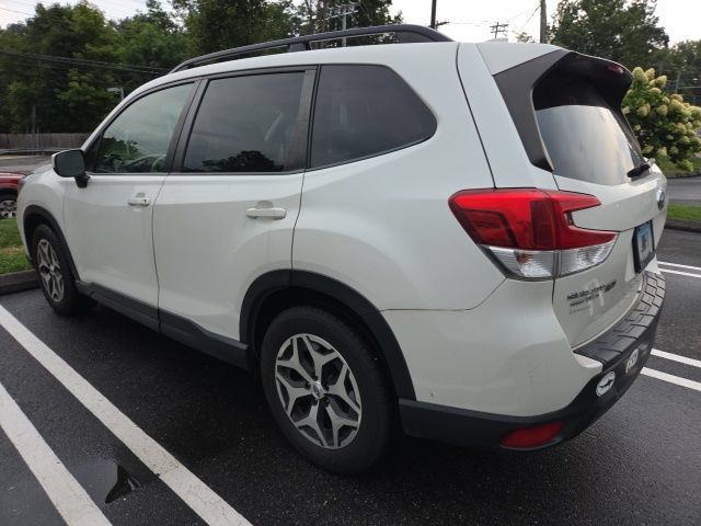 Used 2020 Subaru Forester Premium AWD/4WD image 14