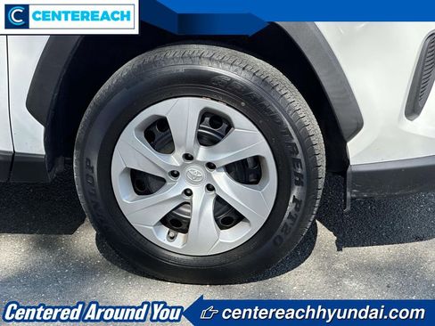 Used 2024 Toyota RAV4 LE AWD/4WD image 6