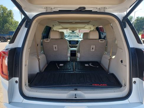 Used 2022 GMC Acadia AWD Denali w/ Denali Ultimate Package image 18