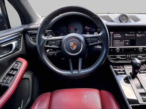 Used 2023 Porsche Macan S AWD/4WD image 5