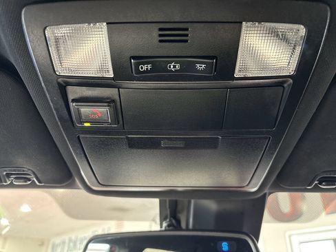 Used 2021 Toyota Tacoma TRD Sport w/ Technology Package AWD/4WD image 16