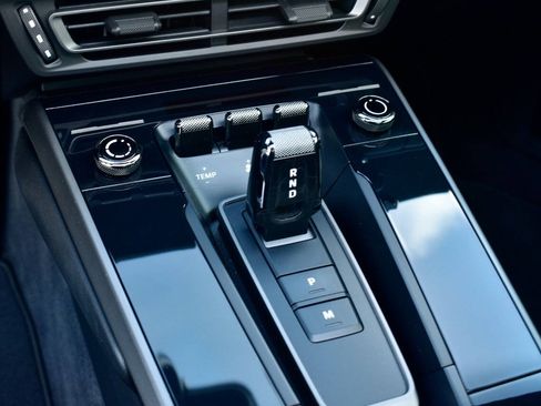 Used 2020 Porsche 911 Carrera image 18