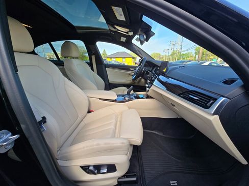 Used 2019 BMW 530i xDrive w/ Convenience Package AWD/4WD image 15