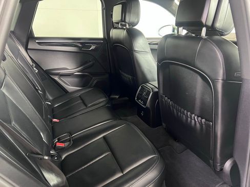 Certified 2024 Porsche Macan image 25