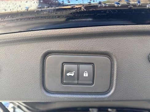 Used 2024 Nissan Pathfinder Platinum w/ Cargo Package image 15