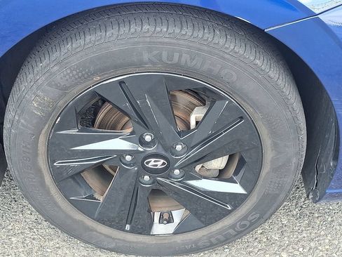 Used 2023 Hyundai Elantra SEL FWD image 9