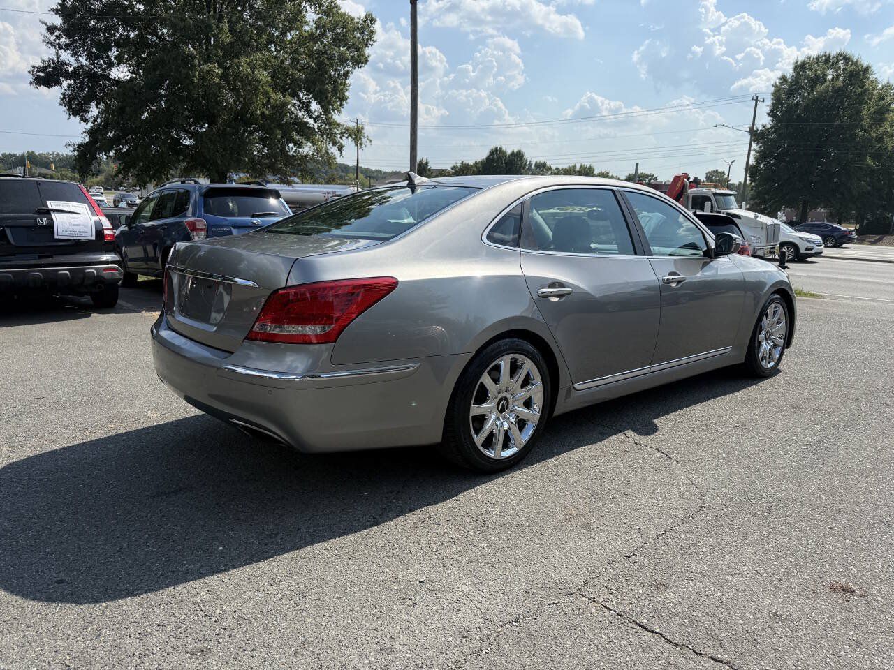 Used 2012 Hyundai Equus Signature RWD image 5