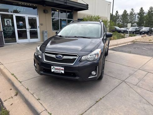 Used 2017 Subaru Crosstrek 2.0i Premium AWD/4WD image 3