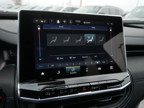 New 2026 Jeep Compass Limited image 17