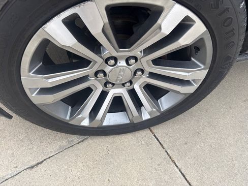 Used 2019 GMC Yukon Denali w/ Denali Ultimate Package AWD/4WD image 10