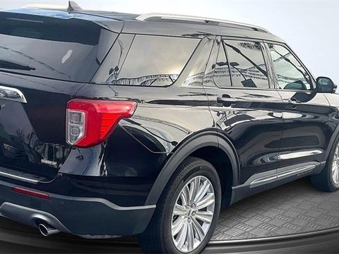 Certified 2022 Ford Explorer Limited w/ Hybrid Equipment Group 310A image 13