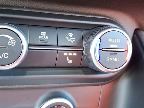 New 2025 Alfa Romeo Stelvio Sprint image 18