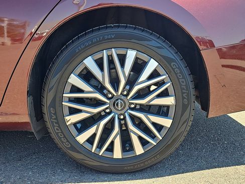 Certified 2023 Nissan Altima 2.5 SV FWD image 31