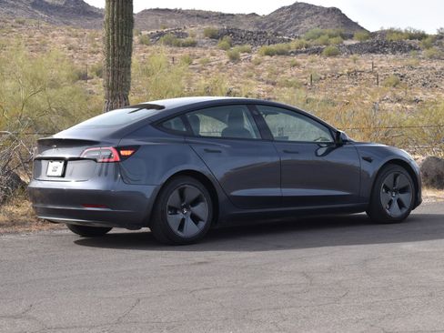 Used 2023 Tesla Model 3 Standard Range image 7