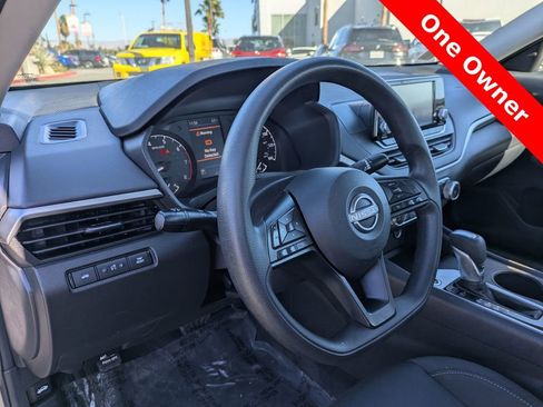 Used 2023 Nissan Altima 2.5 S image 2