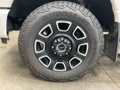 Used 2024 Ford F350 Platinum w/ FX4 Off-Road Package AWD/4WD image 15