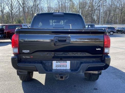 Used 2019 Toyota Tacoma TRD Sport w/ TRD Premium Sport Package image 4