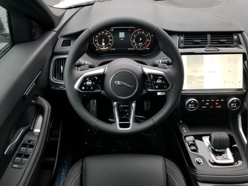 Used 2024 Jaguar E-PACE R-Dynamic SE image 14
