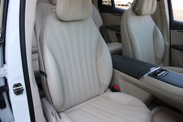 Used 2023 Mercedes-Benz EQS 580 4MATIC SUV image 14