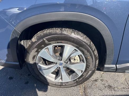 Used 2023 Subaru Ascent Premium w/ Convenience Package AWD/4WD image 8