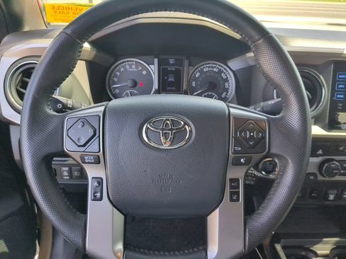 Used 2019 Toyota Tacoma Limited RWD image 31
