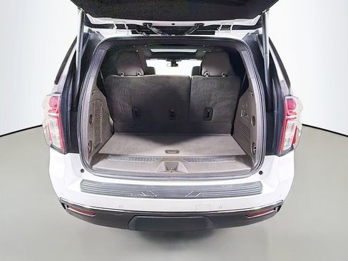 Used 2021 Chevrolet Tahoe Z71 w/ Z71 Signature Package AWD/4WD image 28