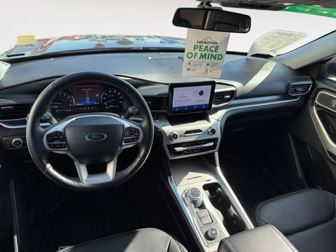 Used 2022 Ford Explorer XLT w/ Equipment Group 202A image 15